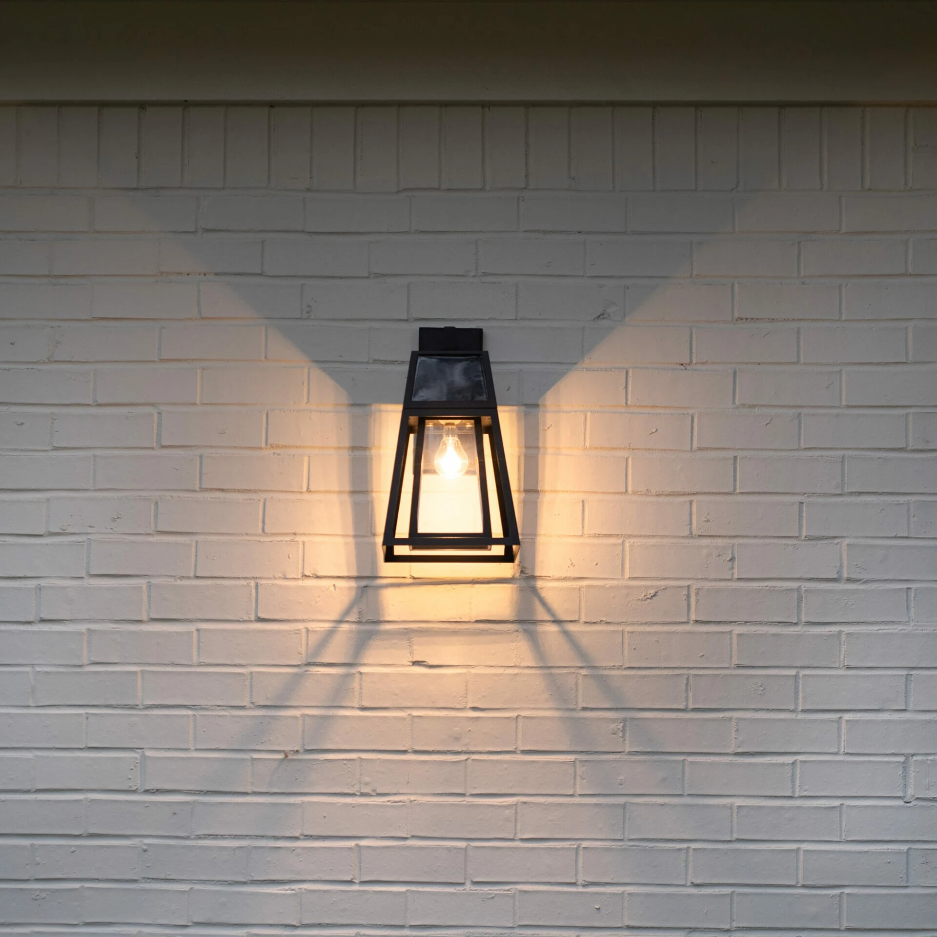 Aria Solar Wall Light