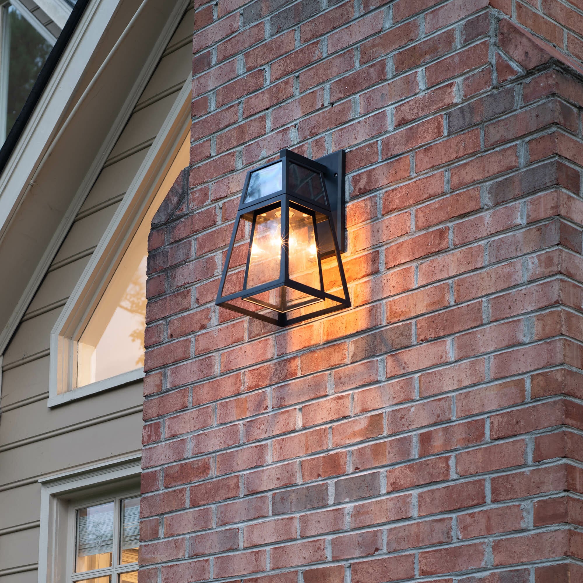 Aria Solar Wall Light