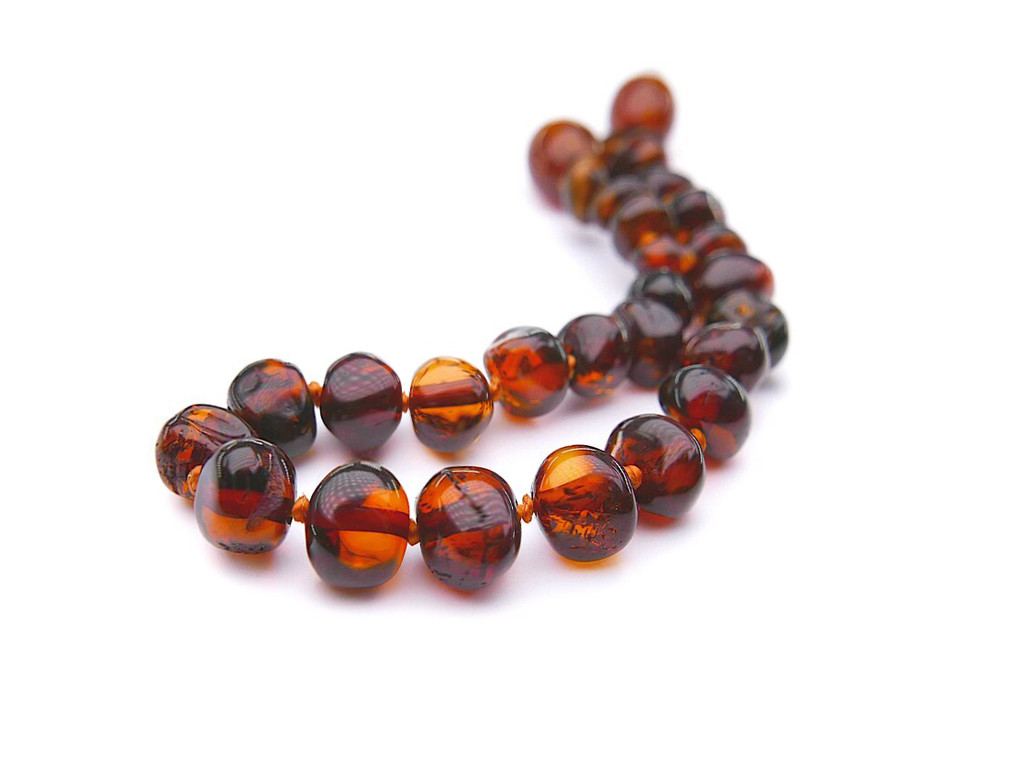 Amber teething bracelet for children – genuine handcrafted jewellery with natural charm 