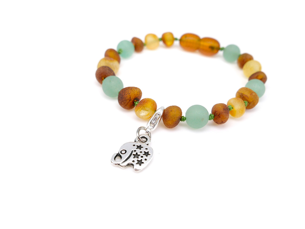 Lucky Elephant Charm for Baltic Amber Teething Bracelets – Delicate elephant jewellery charm symbolising good luck, strength and wisdom, featuring an easy-to-attach lobster clasp for amber bracelets