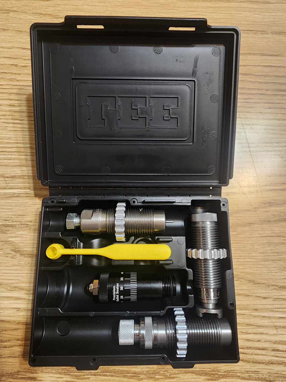 Lee Pacesetter 3-Die Set for 375 Ruger with Micrometer Adjust Screw # 90090