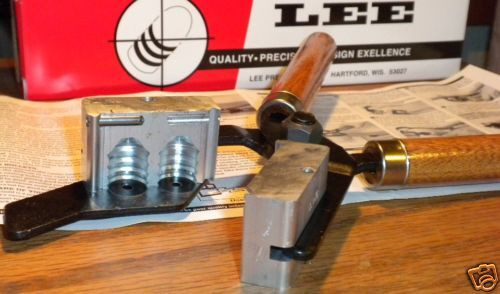 Lee 2-Cavity Bullet Mold 50 Cal (517 Diameter) 250 Grain R.E.A.L. NEW! #90394 Lee 2-Cavity Bullet Mold 50 Cal (517 Diameter) 250 Grain R.E.A.L. NEW! #90394