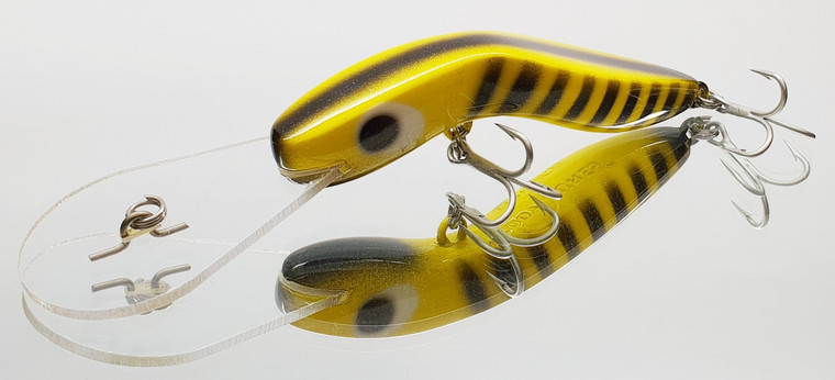 Deadly lure for Yellow Belly, Bass, Murray Cod, Flathead, Jacks, Barra etc.
Dives to 12-15ft, wide action and SUPER TOUGH.

Solid polyurethane.   VMC Hooks