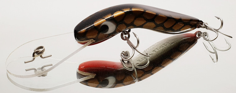 Deadly lure for Yellow Belly, Bass, Murray Cod, Flathead, Jacks, Barra etc.
Dives to 12-15ft, wide action and SUPER TOUGH.

Solid polyurethane.   VMC Hooks
