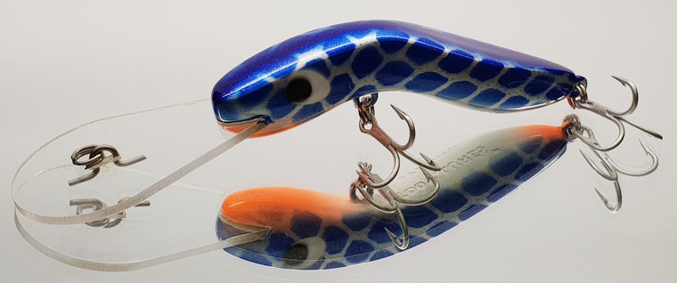 Deadly lure for Yellow Belly, Bass, Murray Cod, Flathead, Jacks, Barra etc.
Dives to 12-15ft, wide action and SUPER TOUGH.

Solid polyurethane.   VMC Hooks