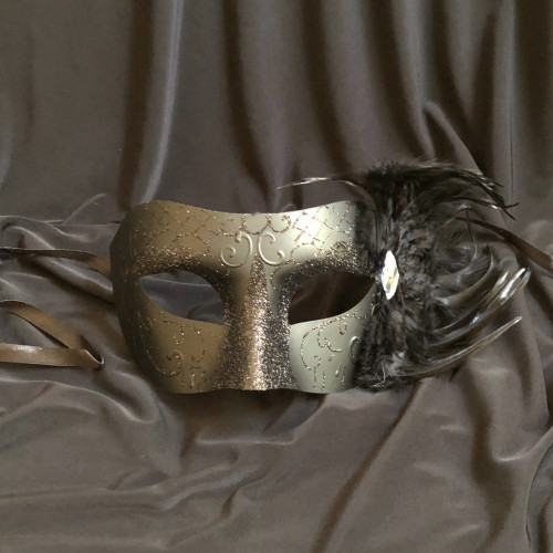Women's black feather mask
