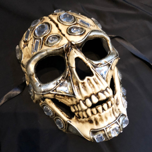Pirate skull mask with jewels