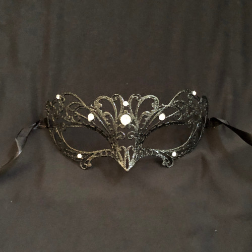 luxury mask black