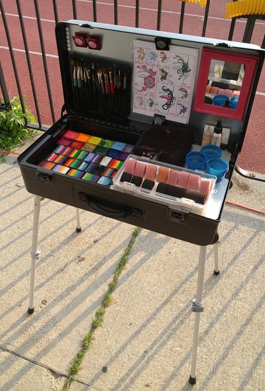 The Craft-n-Go Paint Station Ready for Biz!