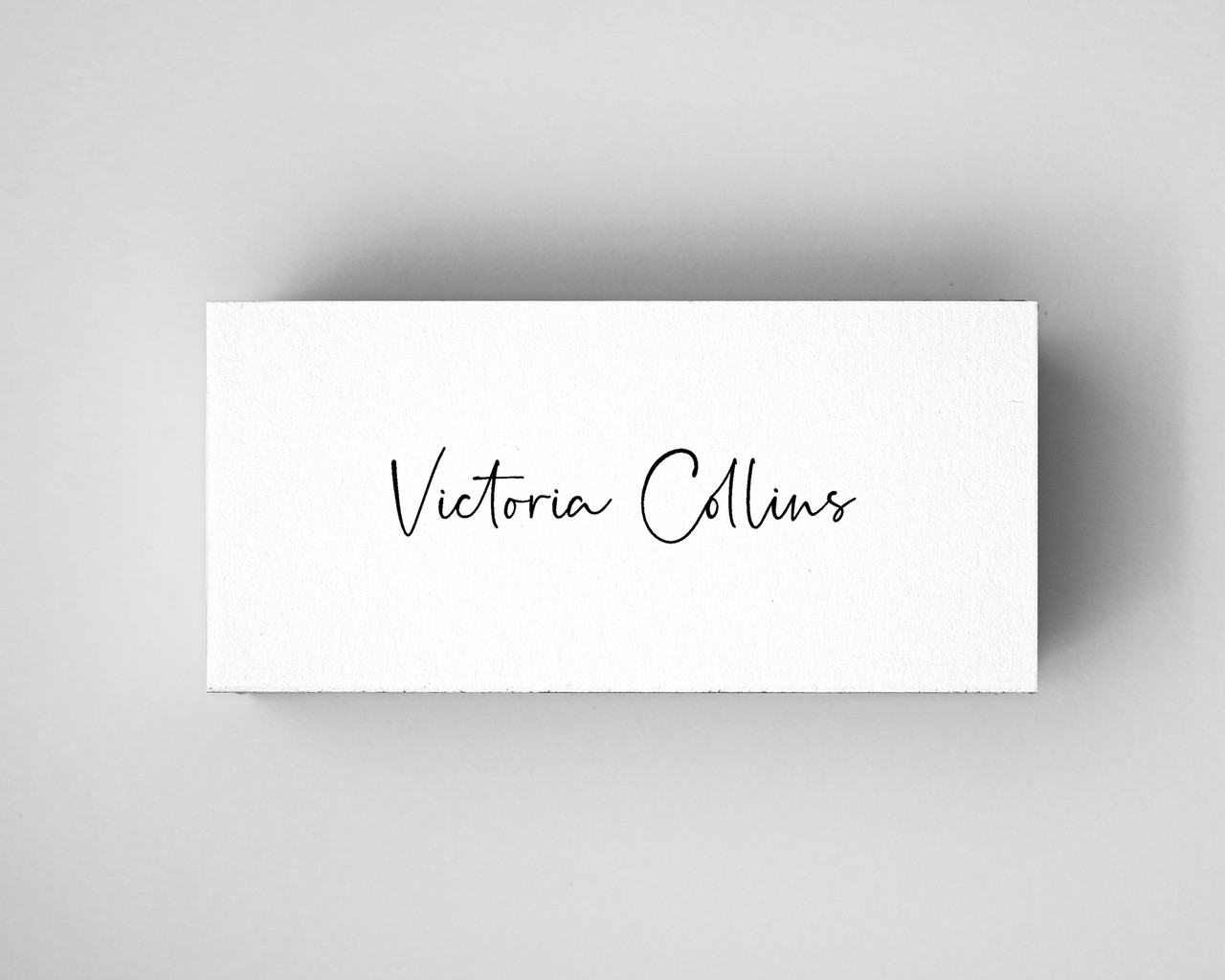 Pure Cotton place card personalised in black ink – a refined name tag for timeless table styling.