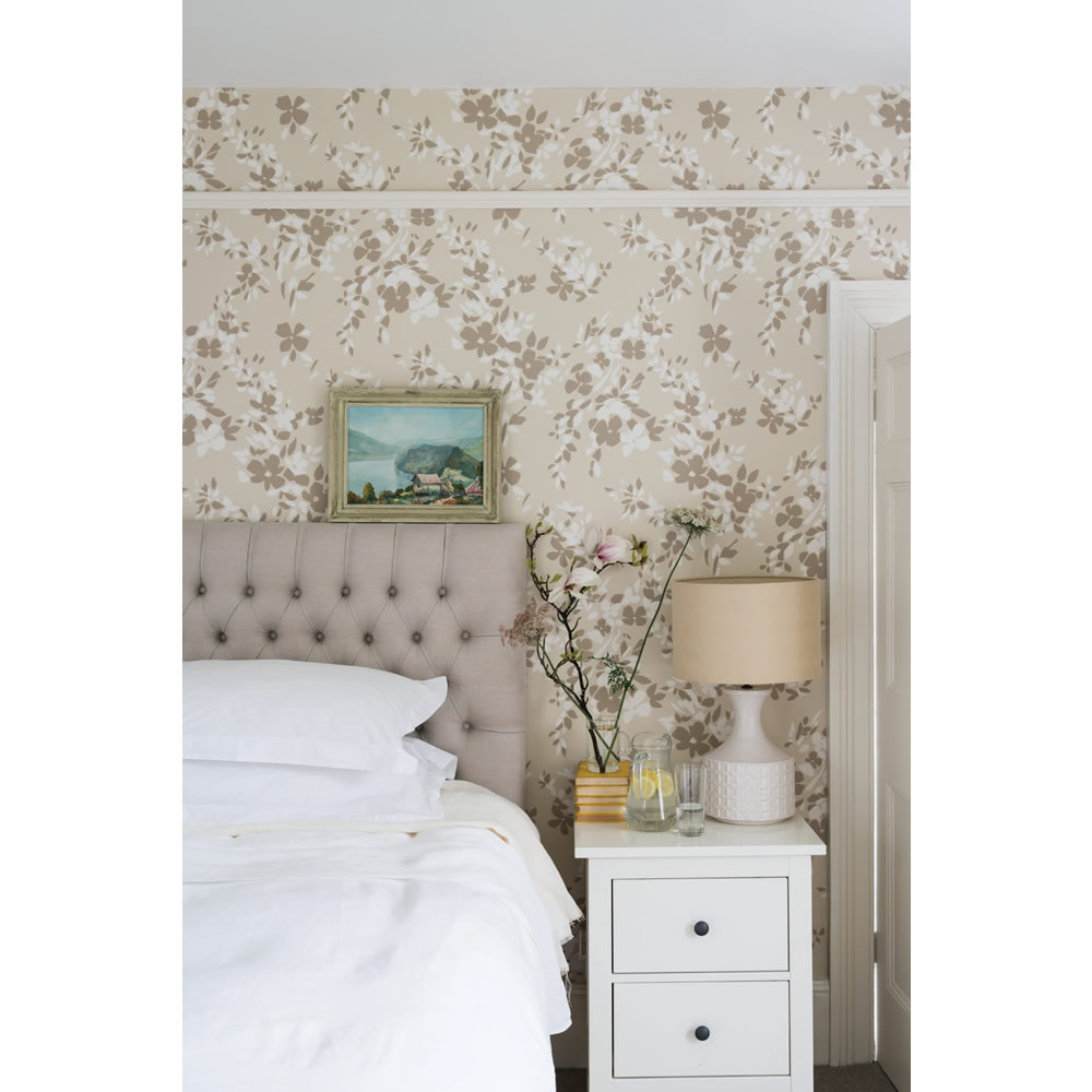 Farrow & Ball Hegemone Wallpaper BP 5702 Cream