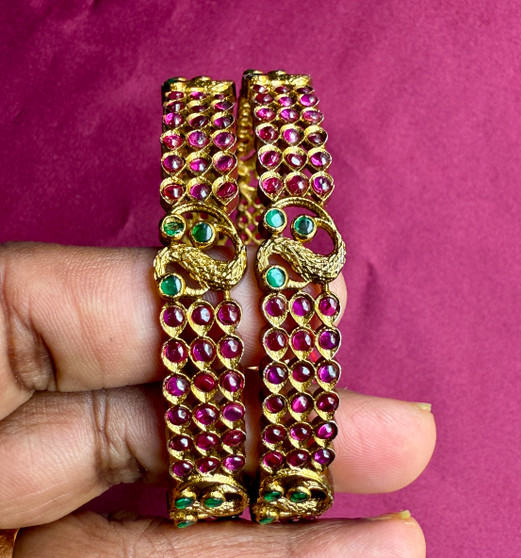 Cirali - Antique Finished Kempu Bangle