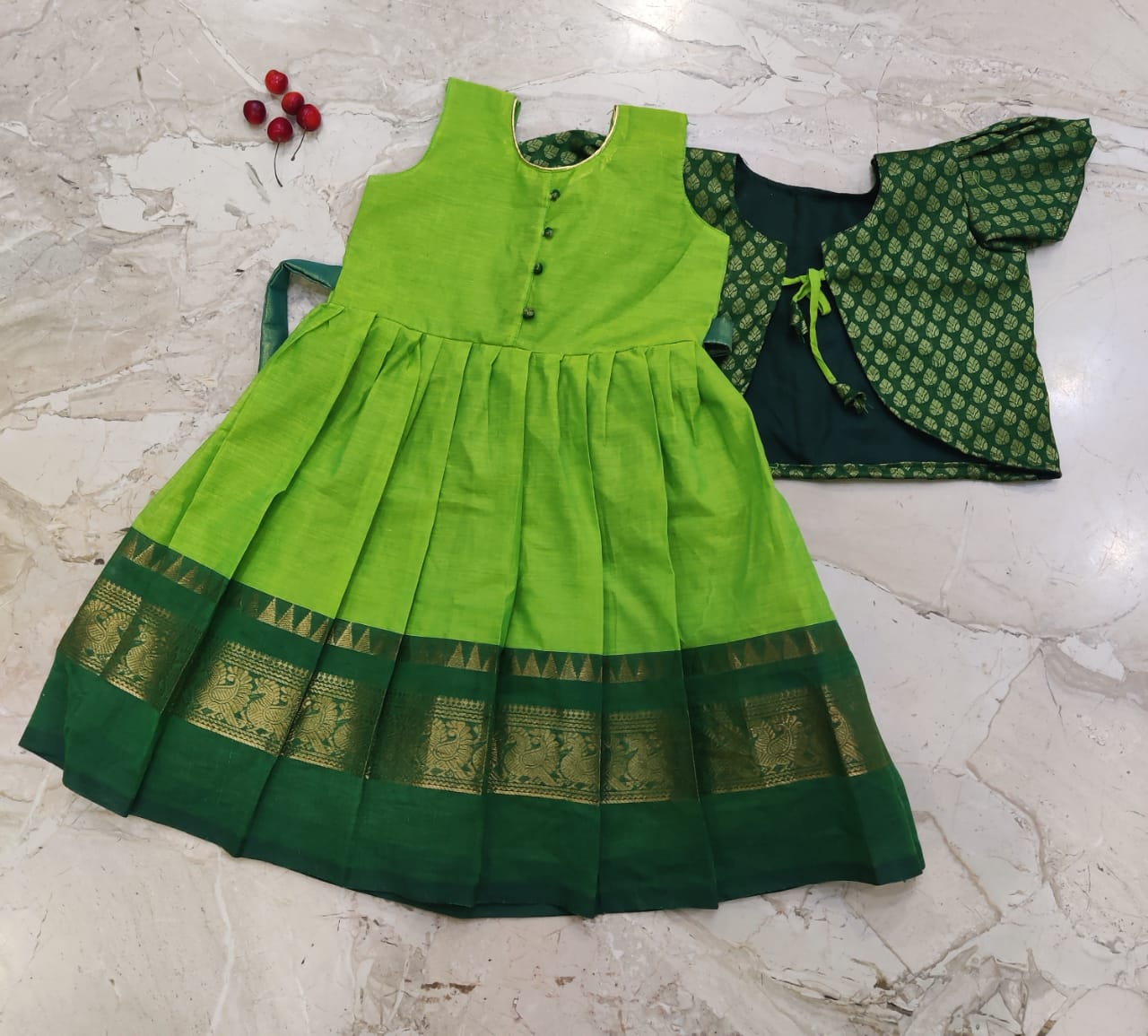 Tomato Red & Ramar Green Border Sungudi Cotton Frock – Puff Sleeves (Ready  to Dispatch) – Amutham Fashions