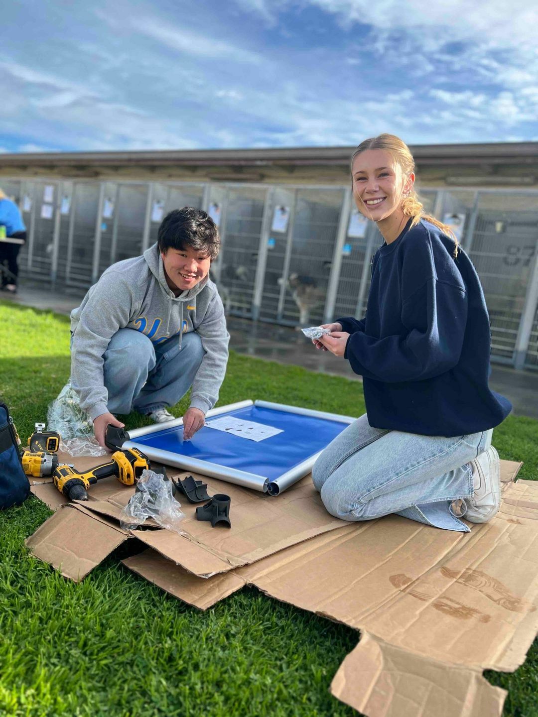 Volunteers assembling Kuranda Beds During a shelter event