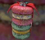 Two tier macaroons 