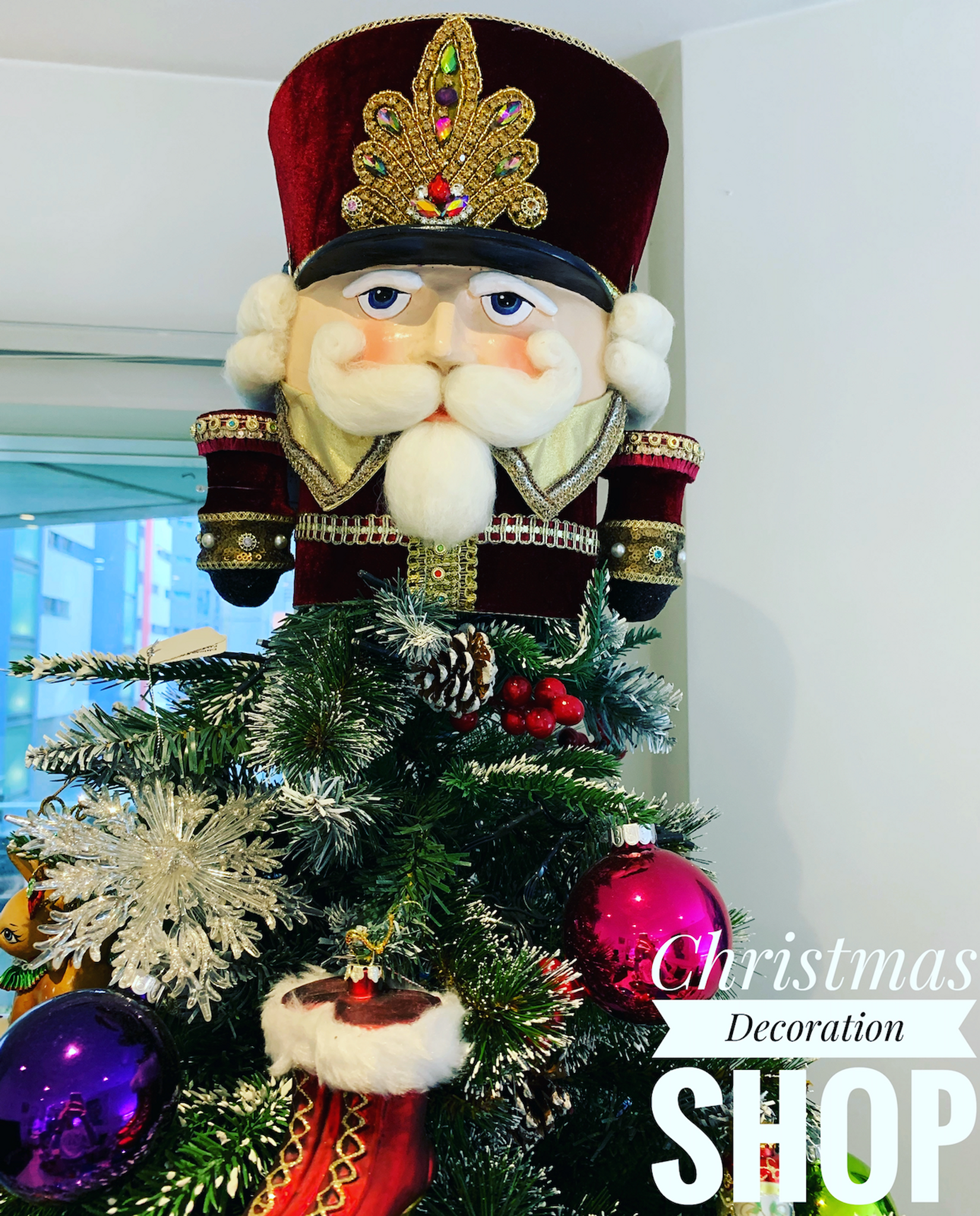 Collection Nutcracker Tree Topper