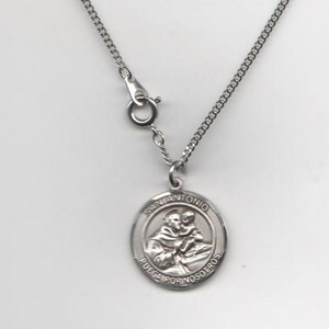 San Antonio- Medalla Mediana de Plata Esterlina, 3/4" Forma Redonda San Antonio- Medalla Mediana de Plata Esterlina, 3/4" Forma Redonda