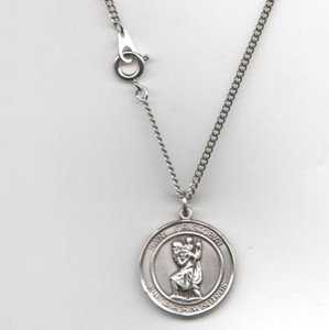 San Cristobal- Medalla Mediana de Plata Esterlina, 3/4" Forma Redonda San Cristobal- Medalla Mediana de Plata Esterlina, 3/4" Forma Redonda