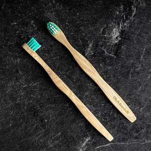 Bamboo Toothbrush for Dogs by OLA Bamboo Curved head specially designed to better reach all teeth in the animal’s oral cavity Compact head for effective, more pleasant brushing! Bamboo Toothbrush for Dogs by OLA Bamboo Curved head specially designed to better reach all teeth in the animal’s oral cavity Compact head for effective, more pleasant brushing!