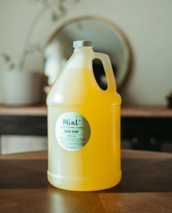 All natural biodegradable dish soap that’s tough on grease and long lasting. Strong enough on pots and pans, and gentle enough to wash your hands. Infused with citrus and mint essential oils. Safe on all surfaces. All natural biodegradable dish soap that’s tough on grease and long lasting. Strong enough on pots and pans, and gentle enough to wash your hands. Infused with citrus and mint essential oils. Safe on all surfaces.