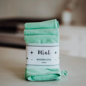 Multifunctional microfibre cloth. Use for cleaning, dusting, buffing. Especially great for cleaning windows. So super soft, it can also be used as a face and body cloth, or a dish cloth.
*3 pack 30cm x 30cm Multifunctional microfibre cloth. Use for cleaning, dusting, buffing. Especially great for cleaning windows. So super soft, it can also be used as a face and body cloth, or a dish cloth.
*3 pack 30cm x 30cm