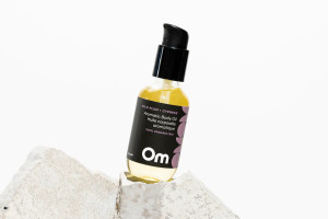 Body oils excel at convenience. Keep this close to your shower and apply on wet skin to lock in water. It absorbs fully, leaving nothing behind but a glow. Replenish parched skin after a day at the beach, try it on your decolletage and shoulders before a night out, or let it help you travel light as a body oil, bath oil, face oil and hair oil. Body oils excel at convenience. Keep this close to your shower and apply on wet skin to lock in water. It absorbs fully, leaving nothing behind but a glow. Replenish parched skin after a day at the beach, try it on your decolletage and shoulders before a night out, or let it help you travel light as a body oil, bath oil, face oil and hair oil.