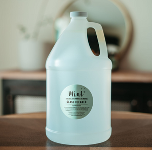 All natural glass cleaner that won’t leave streaks. Use on glass, stainless steel, faucets and mirrors to give a polished shine. Can also be used as an after shower spray preventing mildew and soap scum forming on glass showers. Infused with mint Essential Oil. 456ml reusable glass bottle. All natural glass cleaner that won’t leave streaks. Use on glass, stainless steel, faucets and mirrors to give a polished shine. Can also be used as an after shower spray preventing mildew and soap scum forming on glass showers. Infused with mint Essential Oil. 456ml reusable glass bottle.