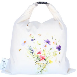 Introducing our premium Reusable Bread Bags, crafted in St. Adolphe Manitoba, these bags are sure to keep your bread fresh while reducing single-use plastics. Colibri's eco-friendly bags feature a 100% cotton outer layer and a food-safe PUL liner, ensuring durability and freshness.