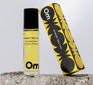 A sun-kissed blend of vanilla, mango, and citrus blossom. Warm, bright, and softly floral, this all-natural scent captures the sweetness of golden hour. Free from synthetic fragrance, it melts effortlessly into the skin for a clean, uplifting scent made to brighten every day.