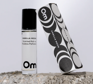 A warm, creamy vanilla with soft coconut notes. Gentle and comforting, this all-natural scent evokes a sense of calm and ease. Free from synthetic fragrance, it melts effortlessly into the skin for a cozy daily scent.