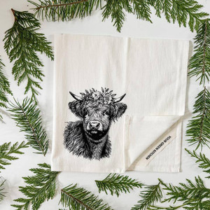 Made with 100% GOTS organic unbleached cotton, super absorbent and washes like a dream. Beautiful in all kitchens, works hard and looks great. Hang tag at back for easy hanging.