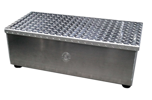 Pit-Pal Products 496 Portable Step, 30 in x 16 in Base, Rubber Feet, Carry Slots, Diamond Plate Top, Aluminum, Natural, Each