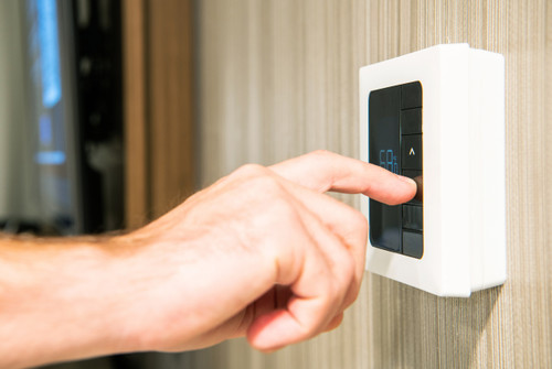 Wi-Fi Smart Thermostat with Room Sensor