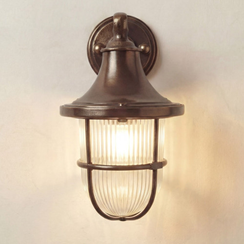 Tiller Wall Lantern (Antique Brass)
