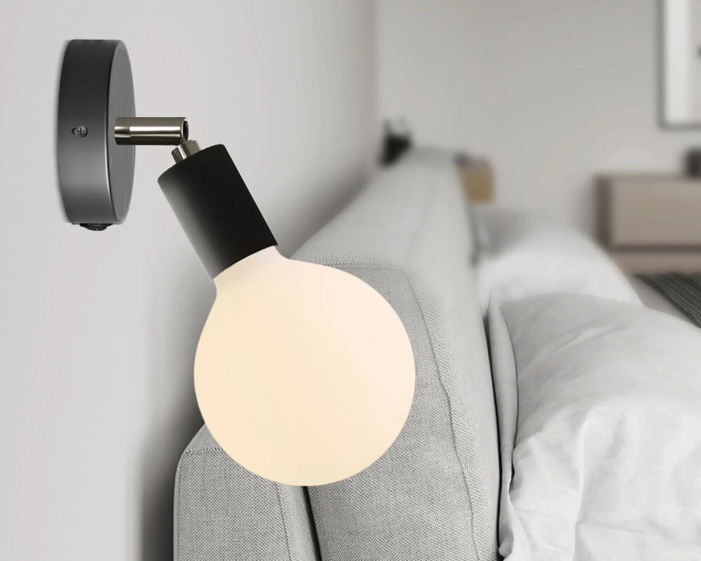 Black 1 Hole Switched 83mm Ceiling Rose