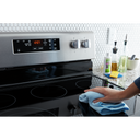 Cuisinière électrique avec surface de cuisson résistant aux éclats - 30 po - 5.3 pi cu Maytag® YMER6600FZ