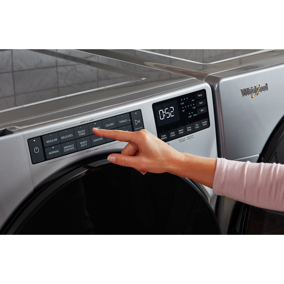 Laveuse à chargement frontal avec option de lavage rapide - 5.2 pi cu Whirlpool® WFW5605MC