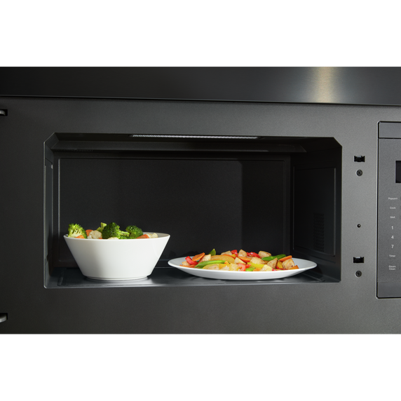 Four à micro-ondes à hotte intégrée au design encastré affleurant KitchenAid® YKMMF330PBS