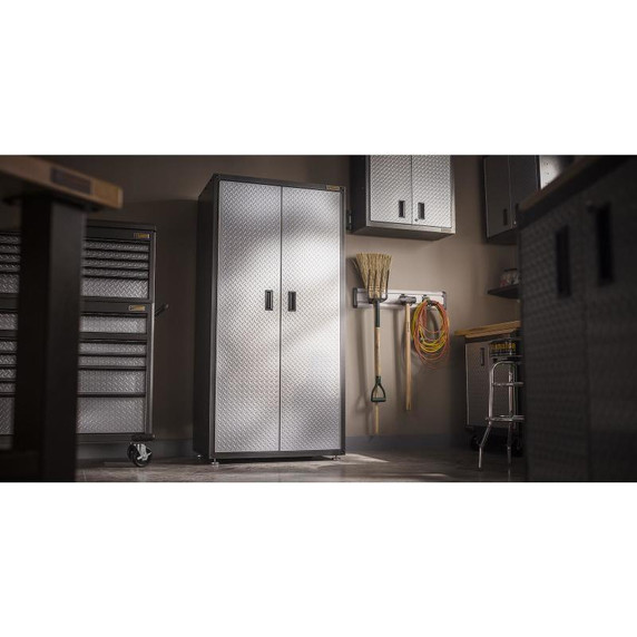 Gladiator® Armoire murale GearBox 30 po (76,2 cm) série Premier pré-assemblée GAWG302DRG
