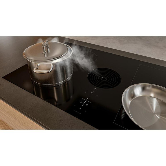 Kitchenaid® Table de cuisson à induction avec évacuation descendante et très grande zone de liaison Even-Heat™ - 36 po KCID936SBL