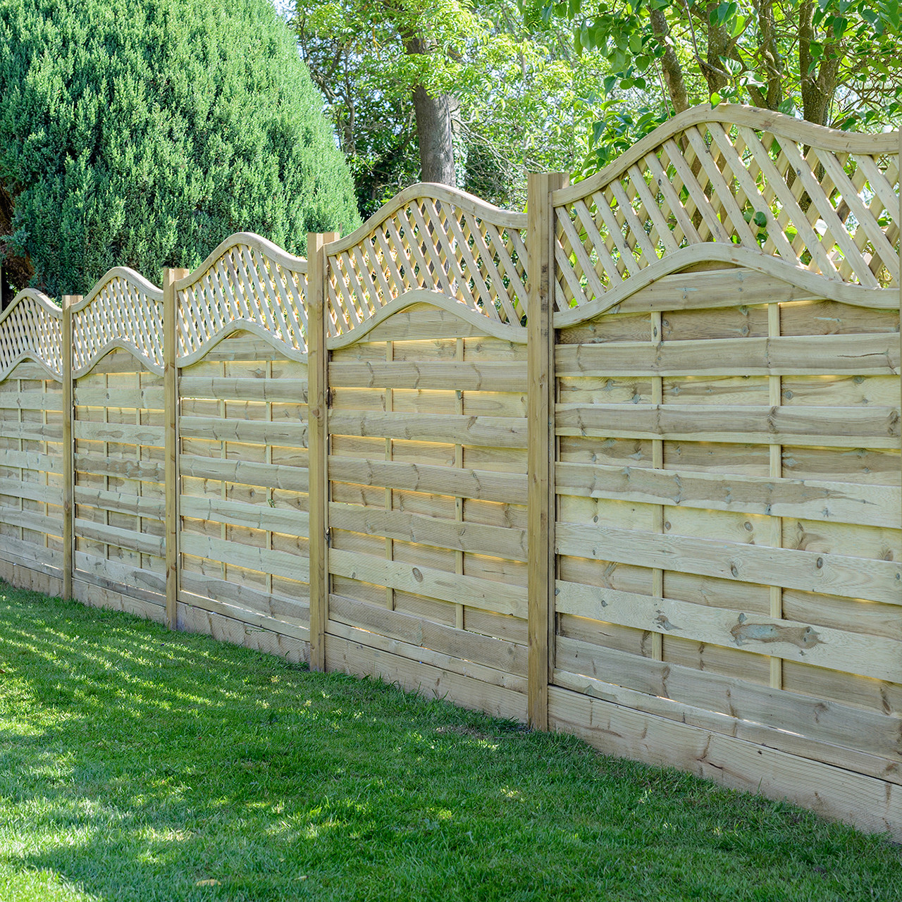 Photograph of Elite Meloir Fence Panel 1524mm x 1830mm (5' x 6')