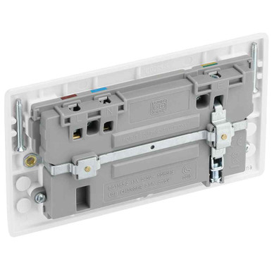 Further photograph of Nexus 13A White 2 Gang Switched Socket +2XUSB (3.1A)