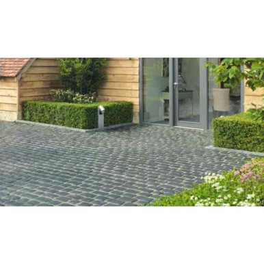 Further photograph of Millstone Driveway Setts Vienna