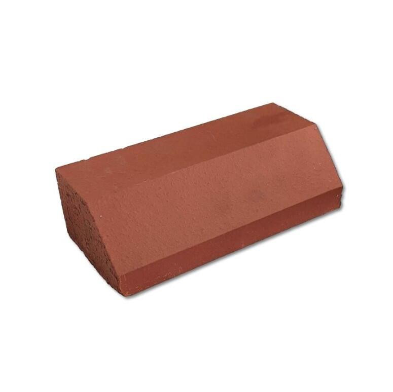 Photograph of Smooth Red Plinth Stretcher Brick Pl3.2