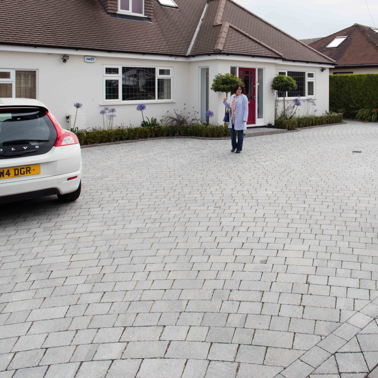 Photograph of Drivesett? Tegula Original Pennant Grey 160mm x 160mm x 50mm