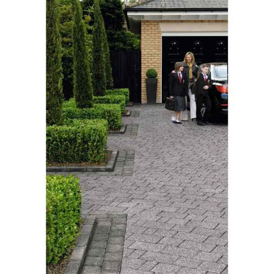 Further photograph of Drivesett? Kerb Pennant Grey 120mm x 80mm x 240mm