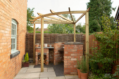 Further photograph of Forest Garden Natural Timber Radial Pergola 90?  2750 x 2750 x 2490mm FSC