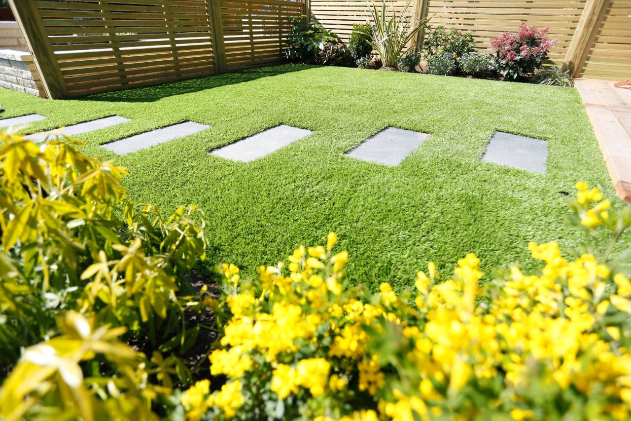 Photograph of Artificial Grass Softy 38mm, 4 Tone, 2710g, 8 Year Warranty, 38 x 5 mm