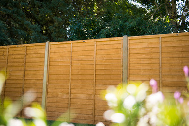 Further photograph of 5ft Overlap Fence Panel (W)1.83m (H)1.52m - Pack of 4 (Home Delivery)