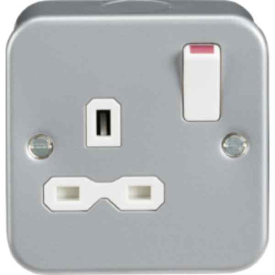 Mla Mr7000 Metal Clad Switched Socket, 1g Dp product image